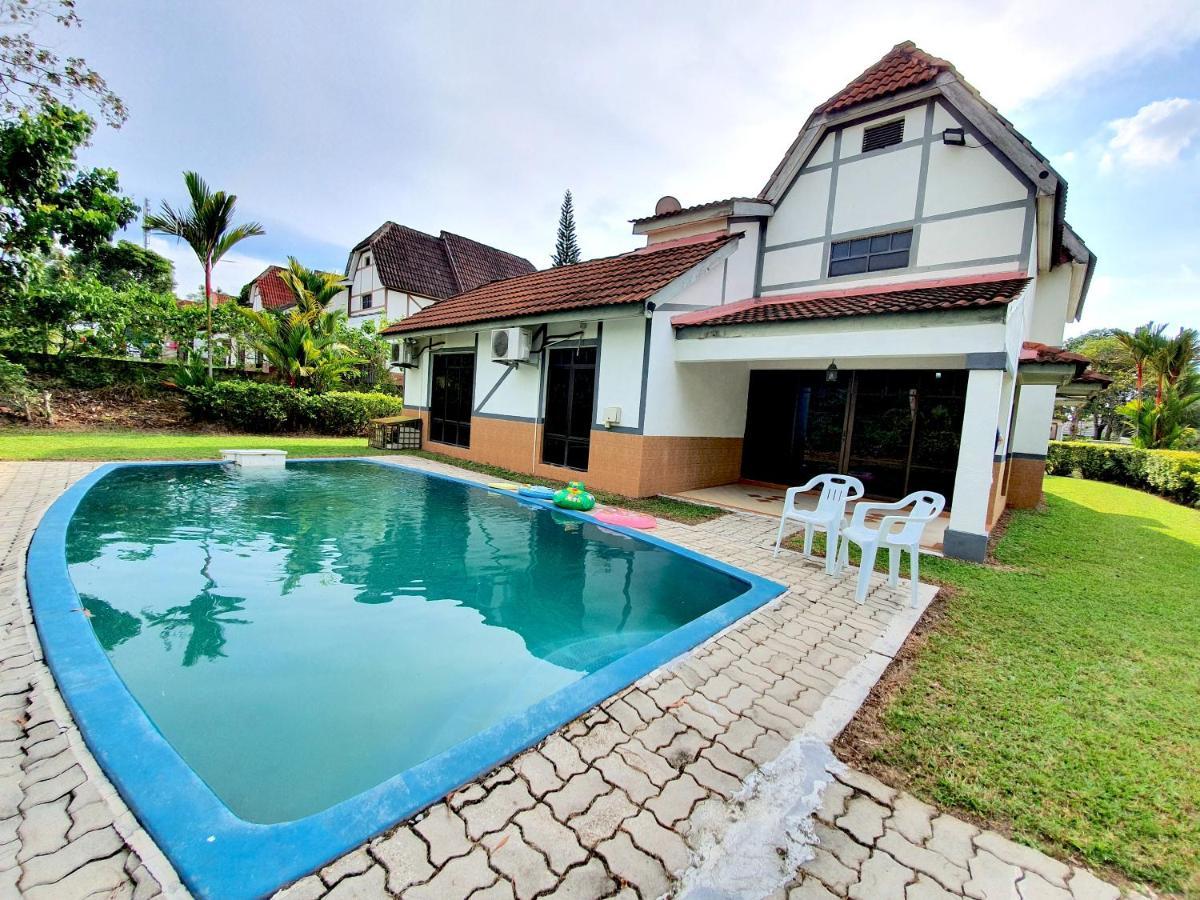 A'famosa Resort Villa by BeeStay 10 pax Alor Gajah Esterno foto