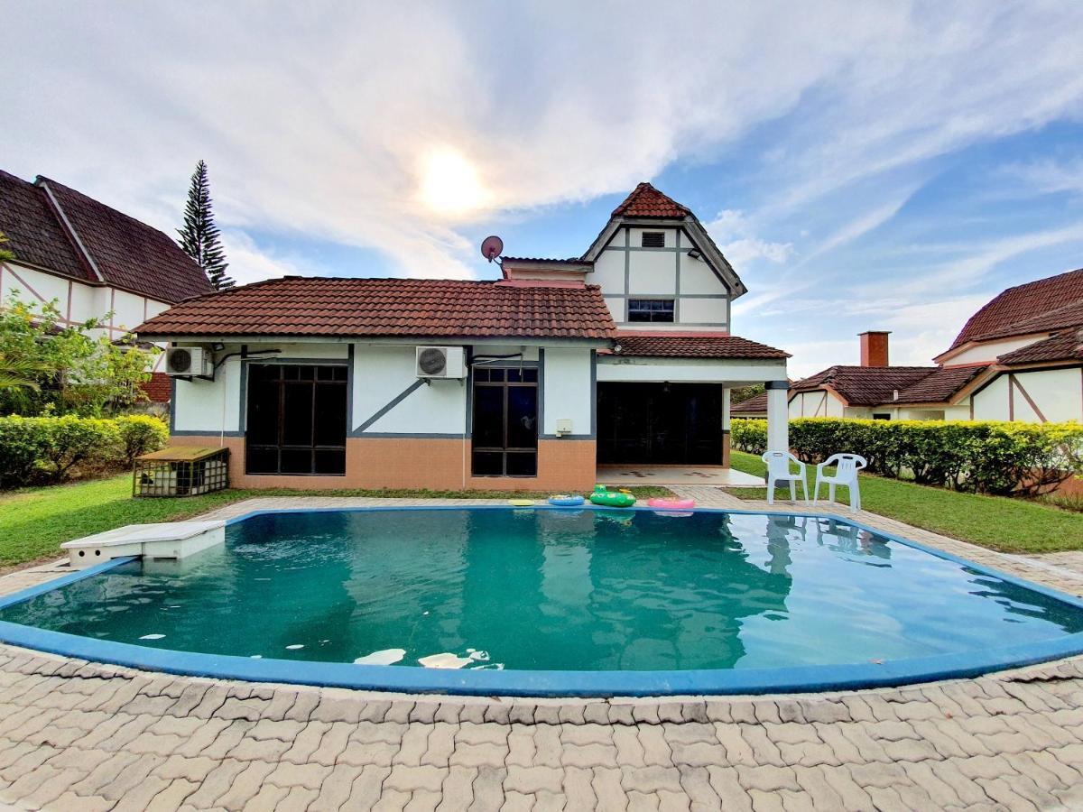 A'famosa Resort Villa by BeeStay 10 pax Alor Gajah Esterno foto